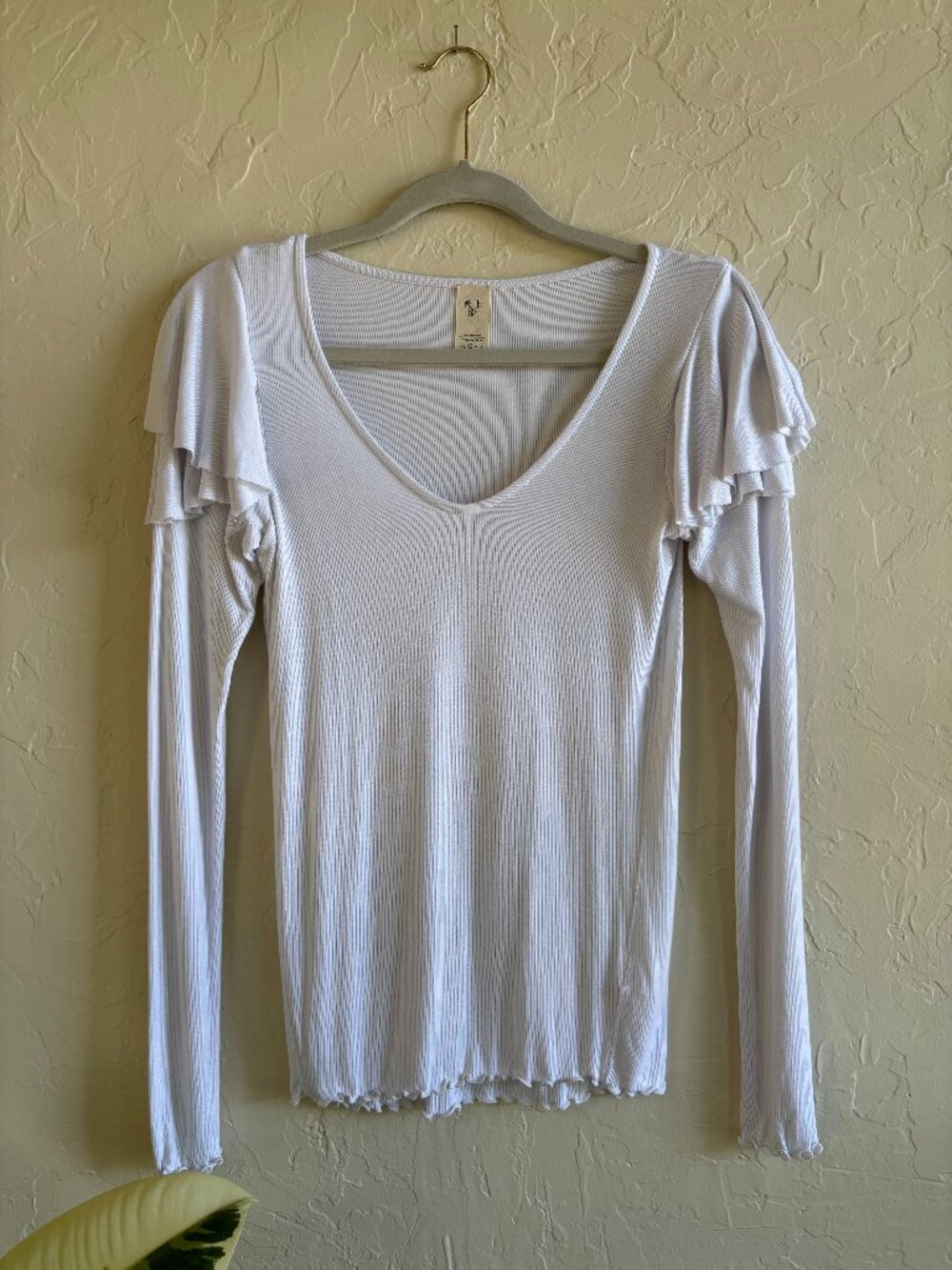 We the Free - V Neck Ruffle long Sleeve- Small